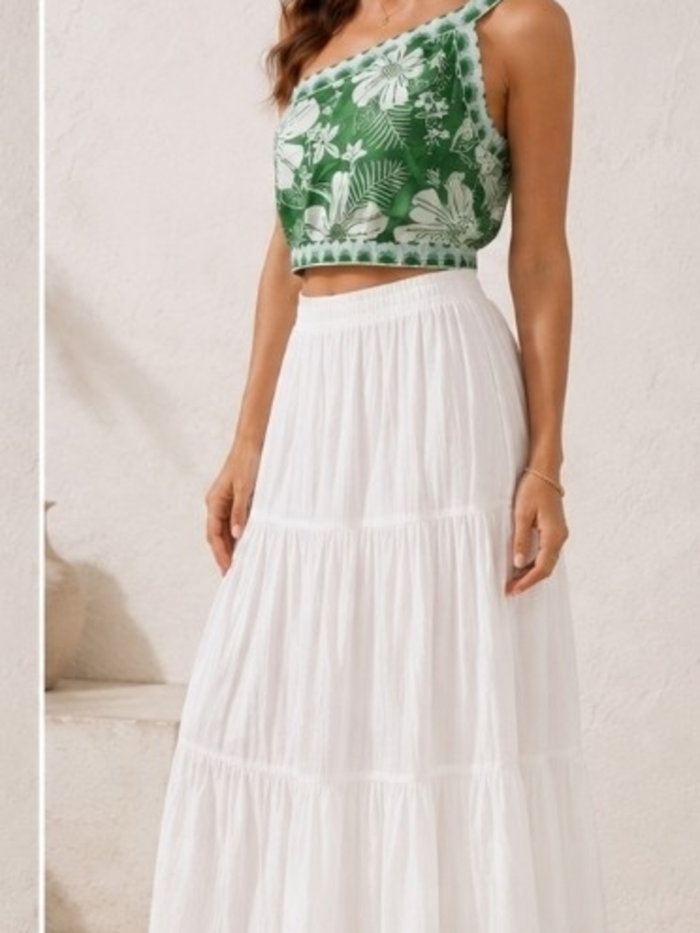 FARM Rio Macaw Elegance Crop Top - Picture 4 of 8